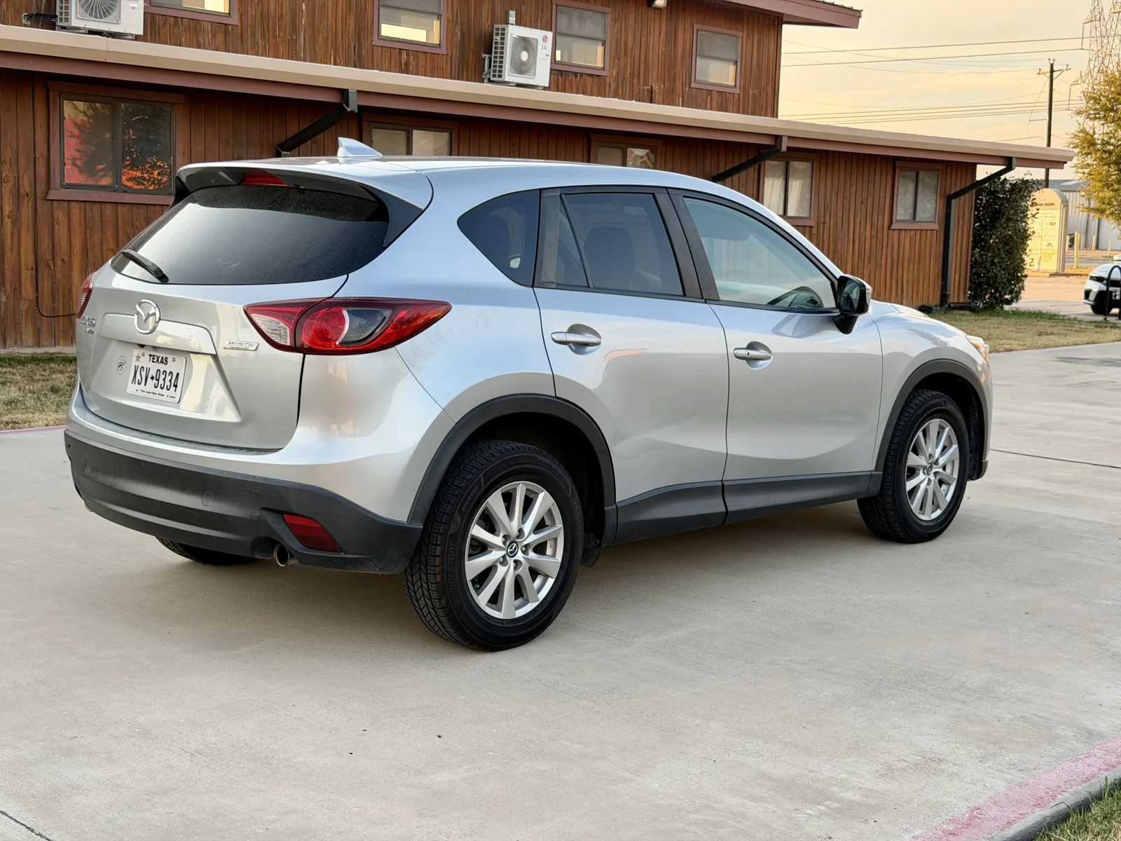 2016 Mazda CX-5 Touring — photo 4 of 12